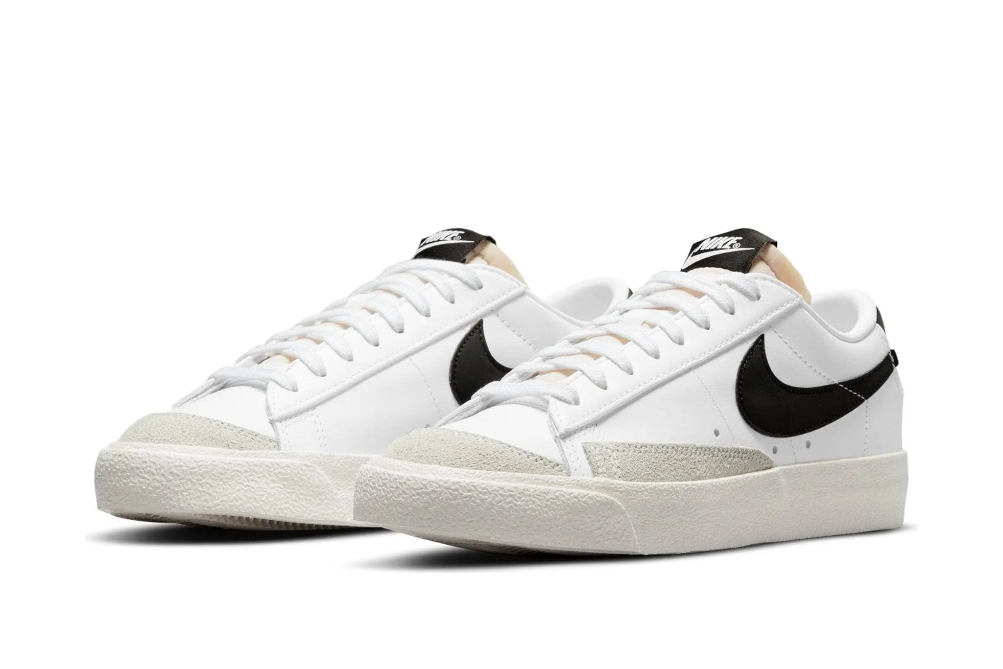 Nike Women's Blazer Low DC4769-102